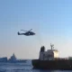 Petrolier din flota fantomă a Rusiei, interceptat de o misiune a UE în Marea Mediterană. Militarii italieni au urcat la bord cu elicopterul
