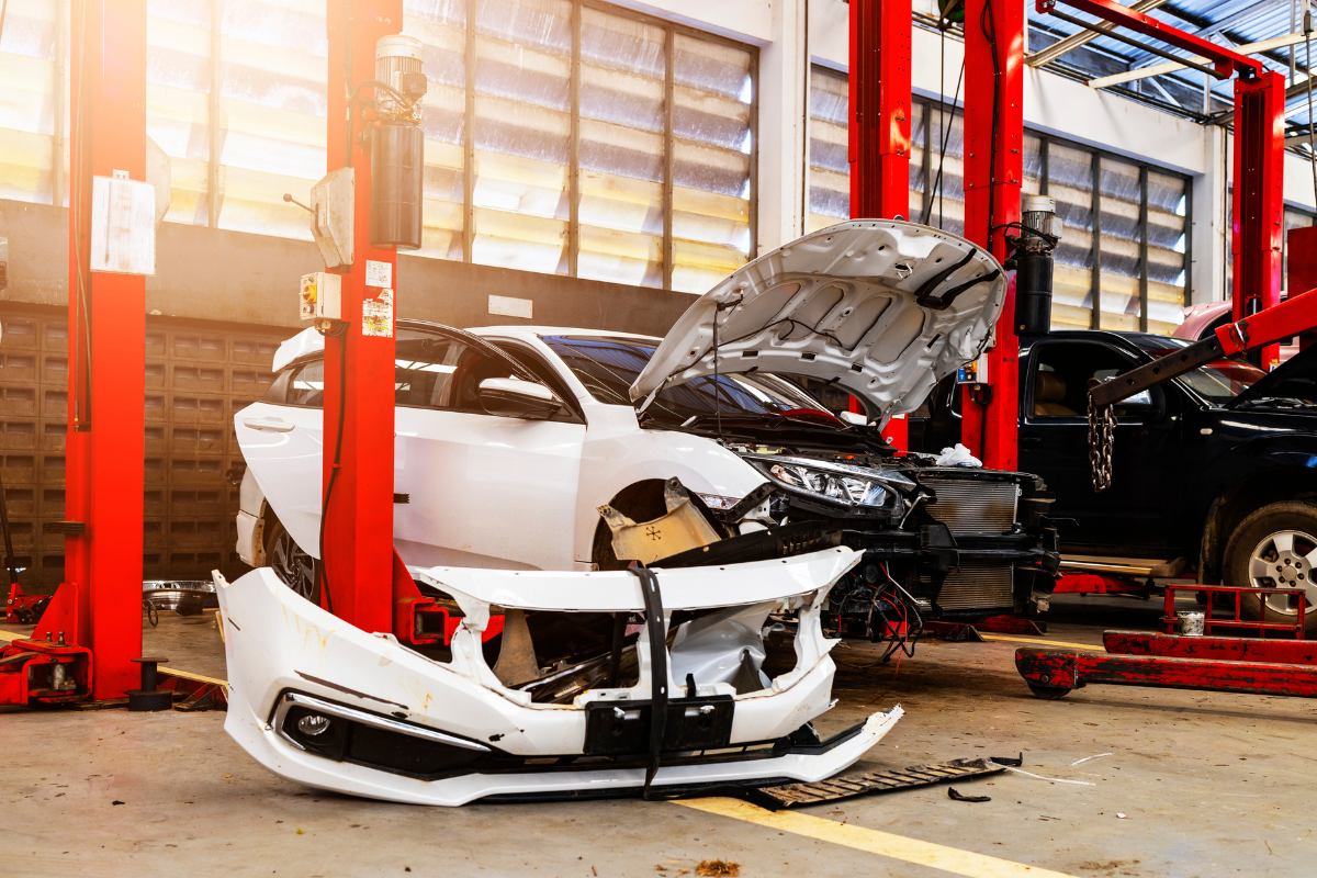 Piese auto dezmembrări – o soluție practică atunci când reparația trebuie făcută rapid