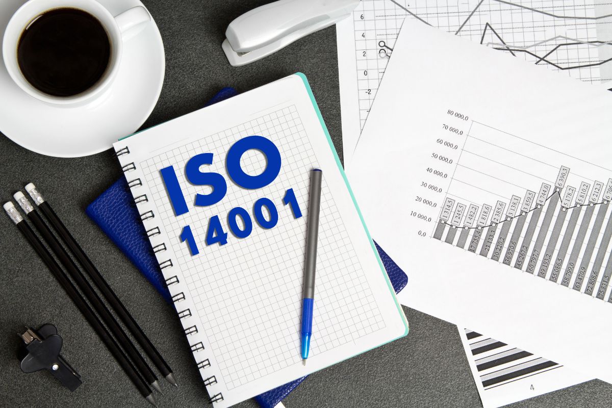 Certificat ISO 14001 – ce înseamnă și cum ajută o organizație să își gestioneze impactul asupra mediului
