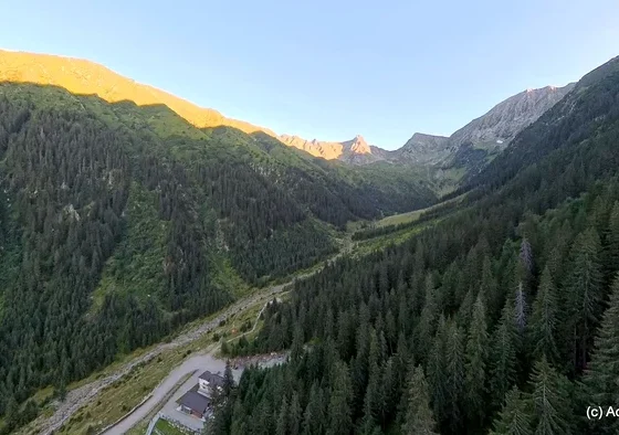 Valea Sâmbetei, poarta feerică spre Făgărașul secret. Trecutul tulburător al locului ascuns în inima munților