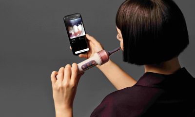 Dyson lansează CameraJet™: singura periuță de dinți cu cameră și jet, pentru curățarea spațiilor dintre dinți și îndepărtarea plăcii bacteriene