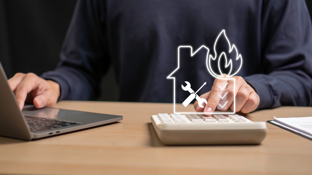 Asigurare locuință online vs. polița PAD online: ce trebuie să știe proprietarii înainte să își protejeze casa