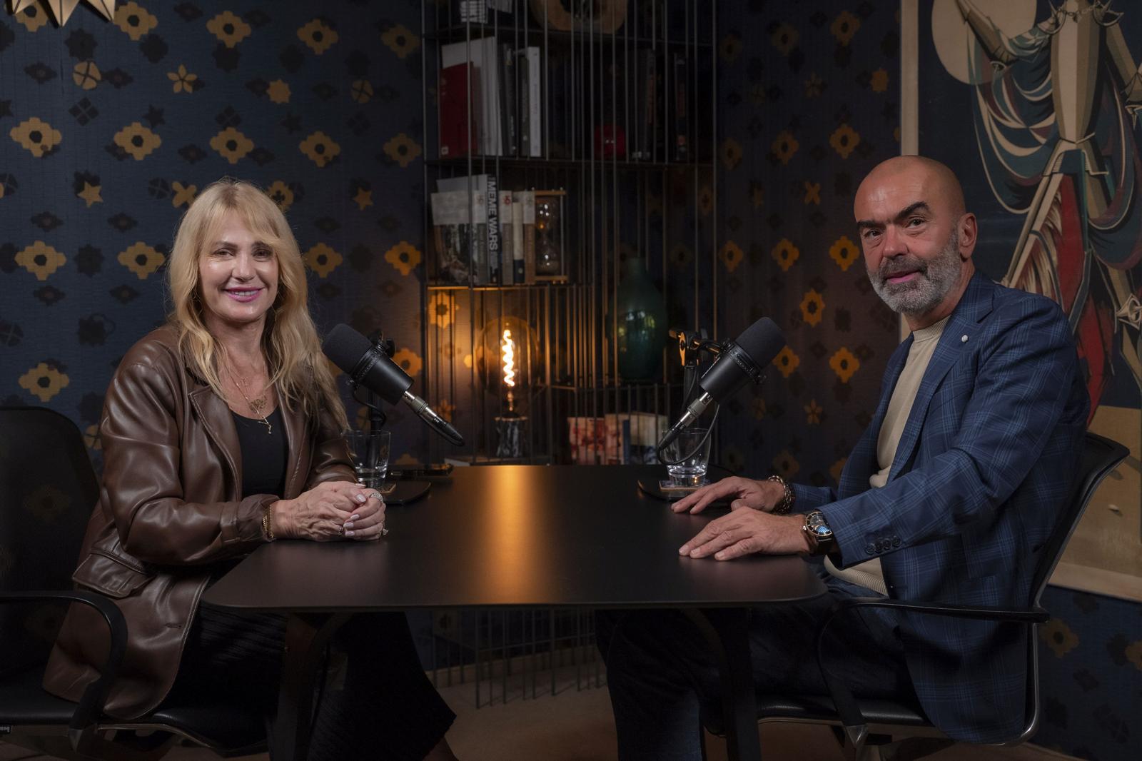 Nadia Comăneci, la podcastul „Pe Drept Cuvânt”: „Tabela nu putea afișa nota 10. Toată lumea credea că e imposibil.”