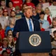 Alegerile de la jumătatea mandatului pun presiune pe Trump. Atmosferă sumbră la Casa Albă