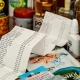 Casele de marcat automate, mai costisitoare decât se așteptau supermarketurile. De ce revin unii comercianți la casieri