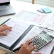 Cine mai investește în România când taxele se schimbă de la un an la altul. Avertismentul mediului de afaceri