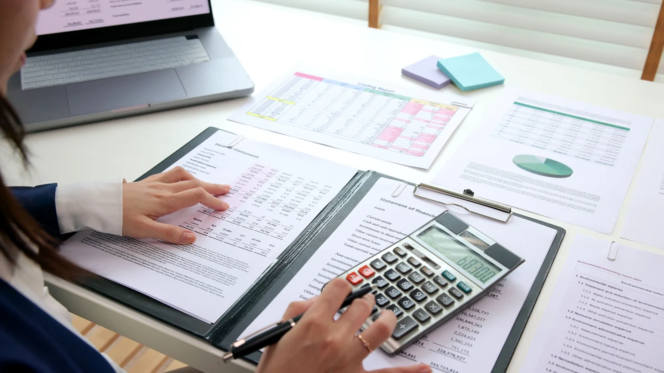 Cine mai investește în România când taxele se schimbă de la un an la altul. Avertismentul mediului de afaceri