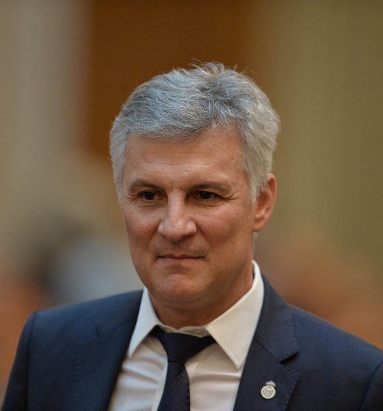 Daniel Zamfir anunță că a început „deuserizarea” ministerului Economiei. Publică fotografii și vorbește de „termite-consilieri”