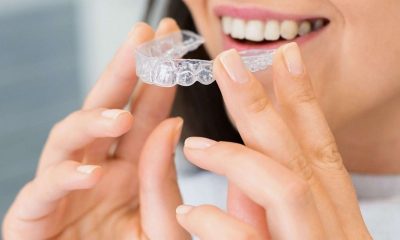 Dinți înghesuiți la adulți: ce soluții există fără brackeți metalici?