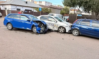 Doi polițiști din Buzău au ajuns la UPU după ce autospeciala în care se aflau a fost izbită de o mașină