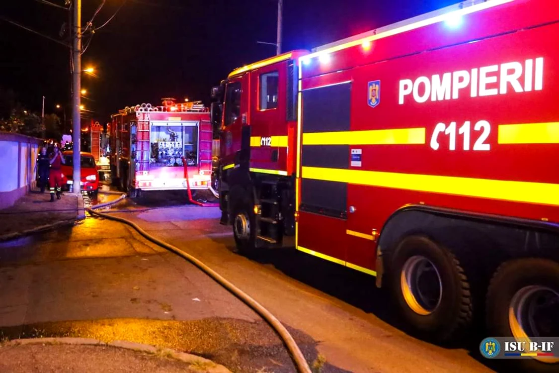 Explozie într-o locuință din Argeș. Două persoane au fost rănite în urma deflagrației