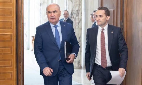 Fostul șef al Cancelariei Prim-ministrului vorbește despre „greaua moștenire” de care PSD îl acuză pe Ilie Bolojan. Susține că a redus costurile cu 90% după ce Guvernul a cumpărat SUV-uri fabricate în România