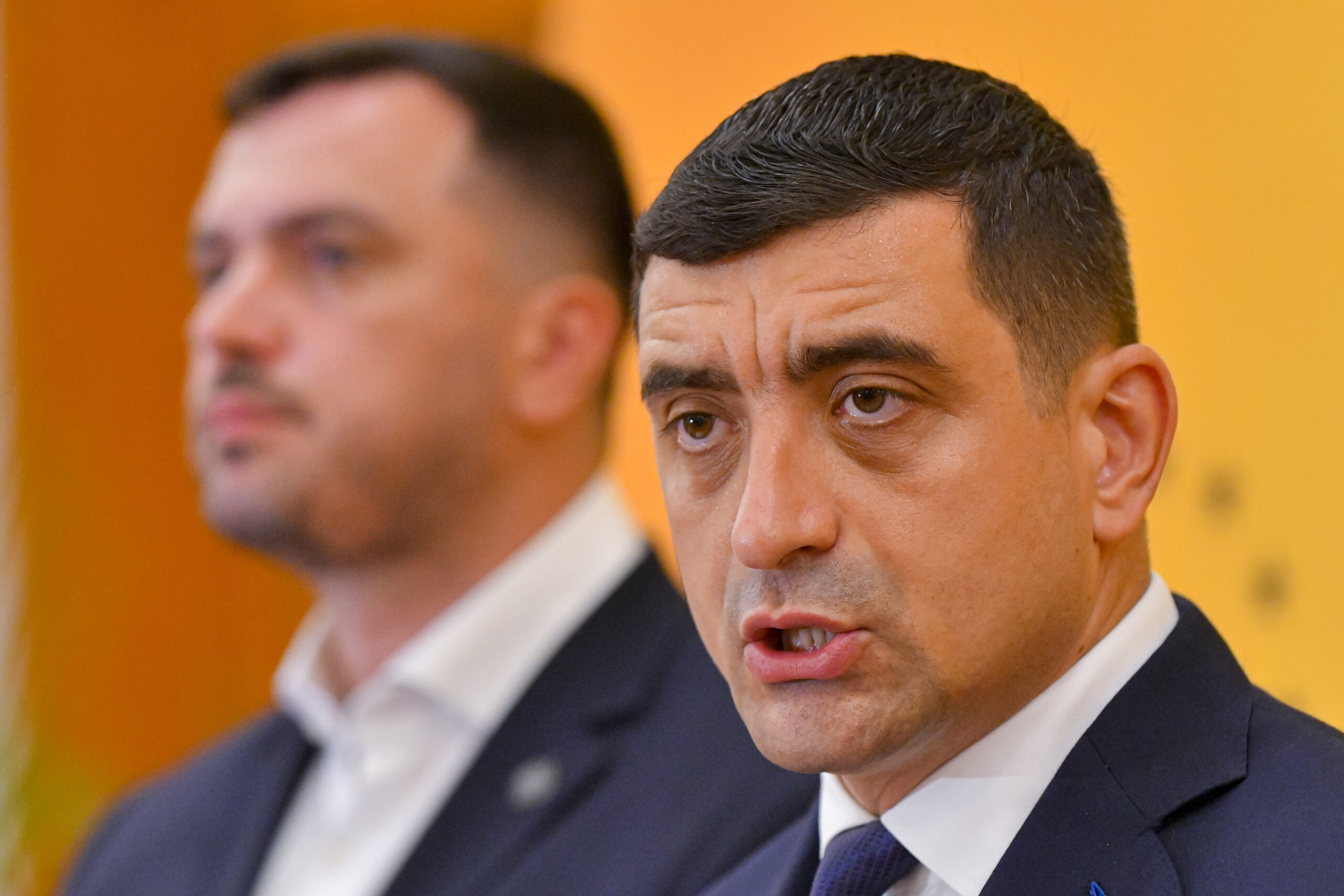 George Simion critică dur demiterea deputatului liberal Irinel Scrioșteanu, care ce l-a sfidat pe Bolojan: „O ultimă măgărie”