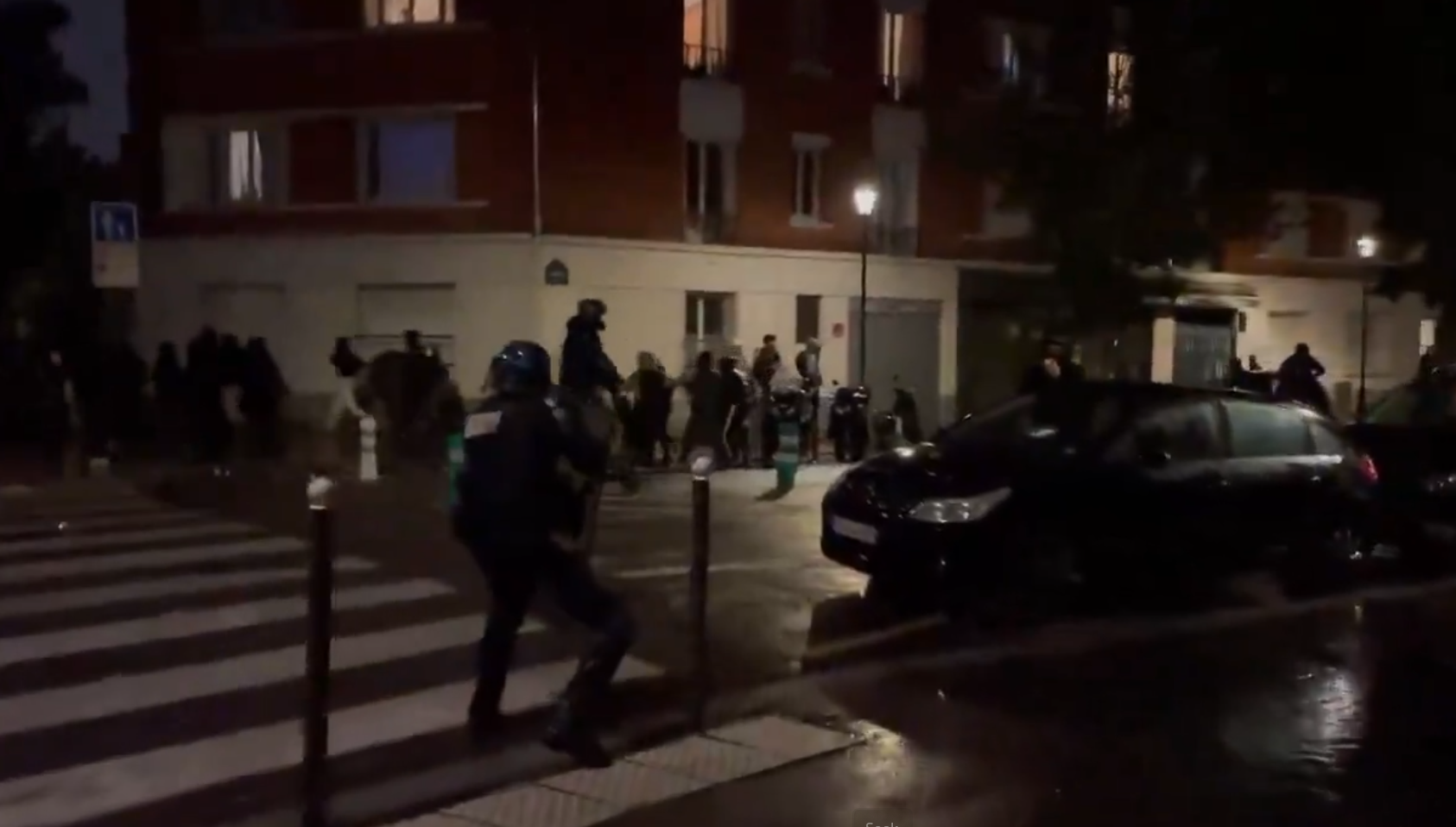 Între 400.000 și 800.000 de francezi au protestat sâmbătă. Ministerul de Interne raportează aproape 1.000 de arestări