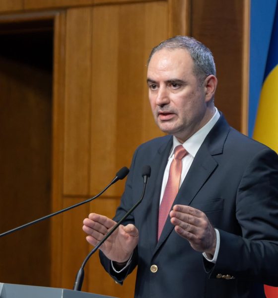 Ministrul Alexandru Nazare anunţă că România a trecut și actualul test de rating al agenției S&P, evitând retrogradarea în Junk!