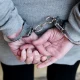 Pensionară de 78 de ani, încătușată după ce a blocat un robot de livrare. „Știu că le iau locul oamenilor”