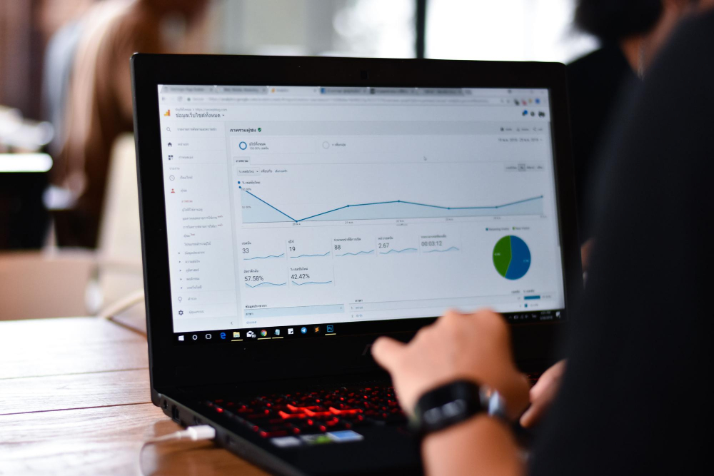 SEO local pentru firmele mici: ce faci în prima lună